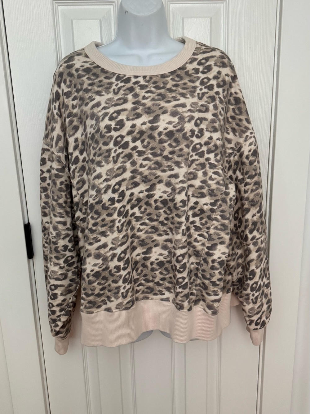 Aerie Go-To Boyfriend Sweatshirt Leopard Print Cream & Taupe
